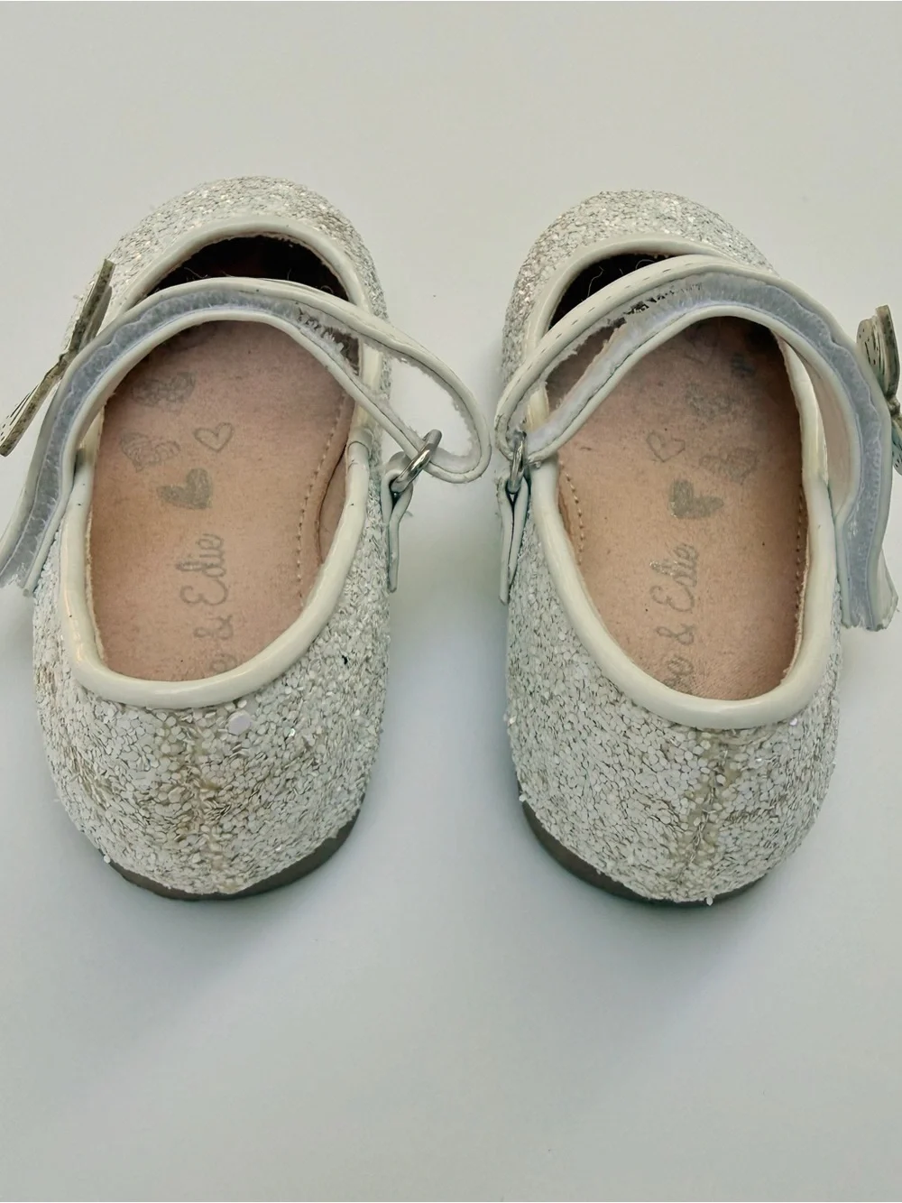 Olive & Edie Gabrielle Glitter Mary Jane Flats Girl’s Size 6 Ivory Dress Shoes